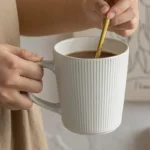 ⁦كوب قهوة سيراميك أنيق – 450 مل⁩ - الصورة ⁦2⁩